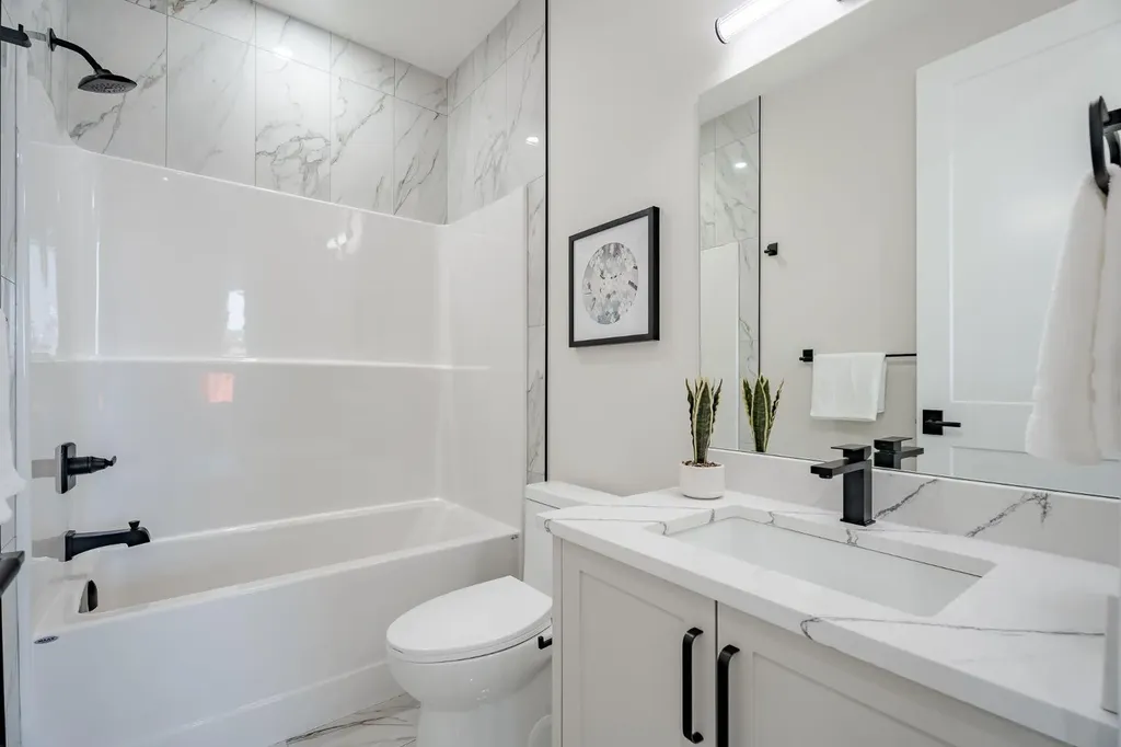 2057 Waterbury Road Chestermere AB T1X 3A9