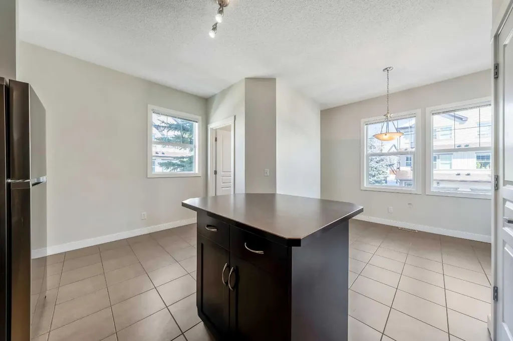 28 Heritage Drive Cochrane AB T4C 0J9