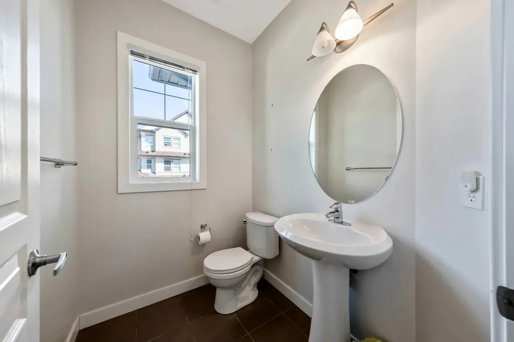 28 Heritage Drive Cochrane AB T4C 0J9