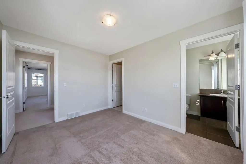 28 Heritage Drive Cochrane AB T4C 0J9