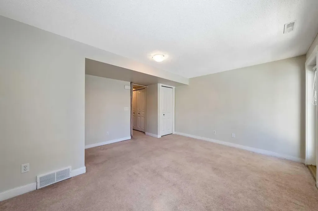 28 Heritage Drive Cochrane AB T4C 0J9