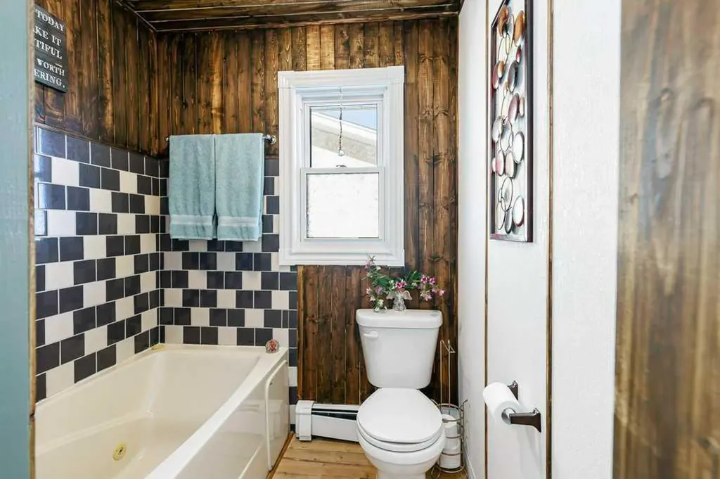 5020 61 Avenue Close Ponoka AB T4J1E7
