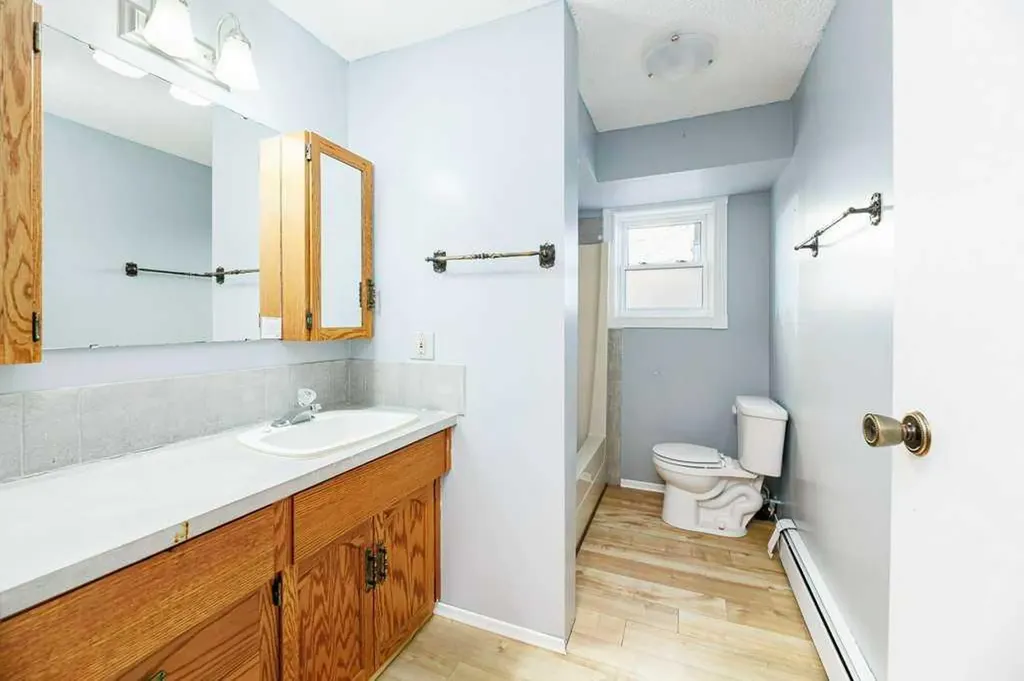 5020 61 Avenue Close Ponoka AB T4J1E7