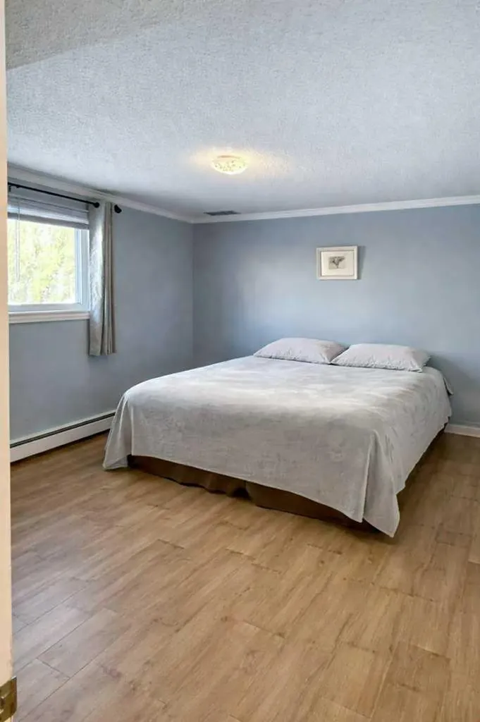 5020 61 Avenue Close Ponoka AB T4J1E7