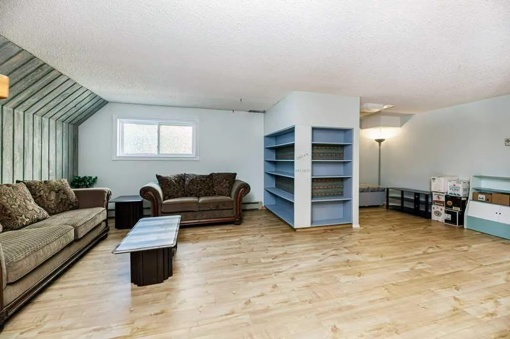 5020 61 Avenue Close Ponoka AB T4J1E7