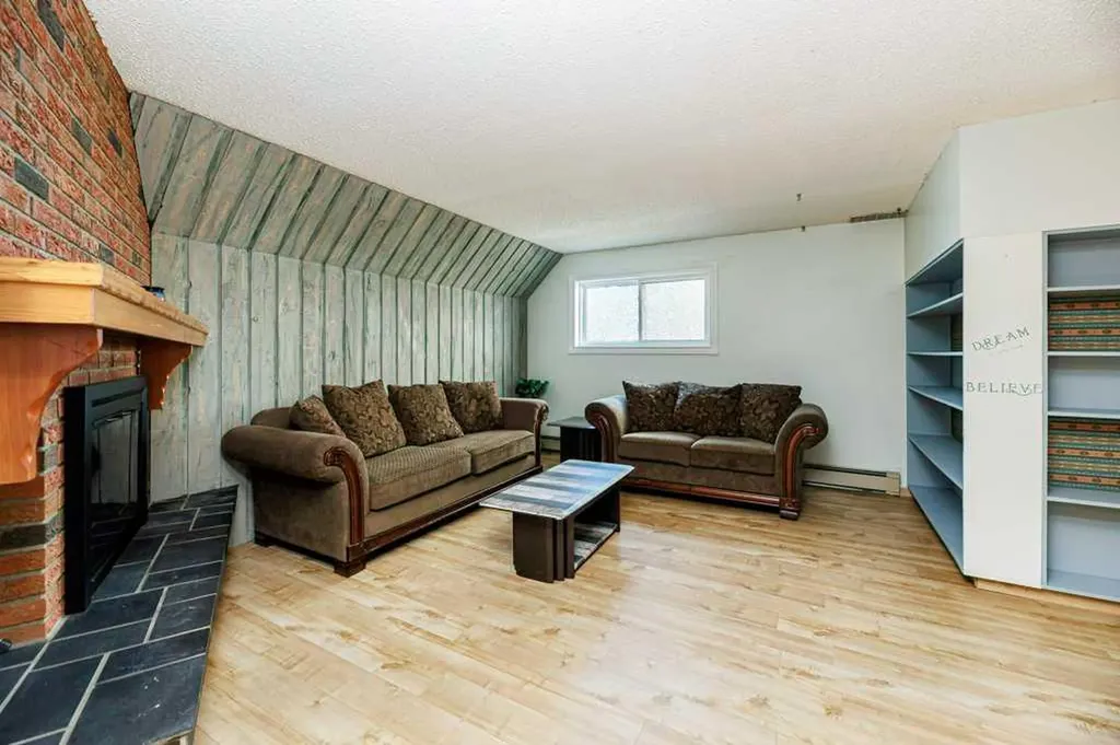 5020 61 Avenue Close Ponoka AB T4J1E7