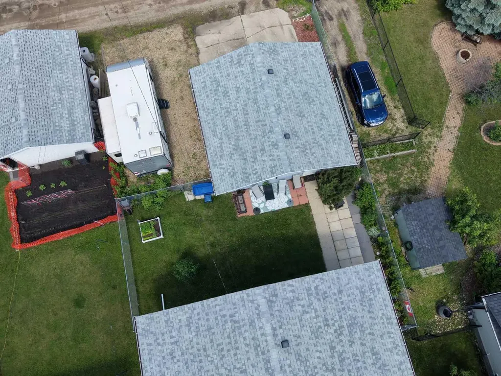 5020 61 Avenue Close Ponoka AB T4J1E7