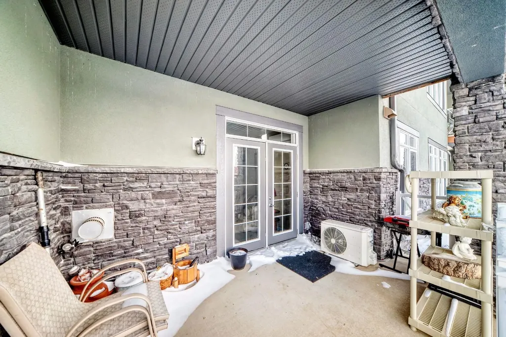 1005A Westmount Drive Strathmore AB T1P 0C3