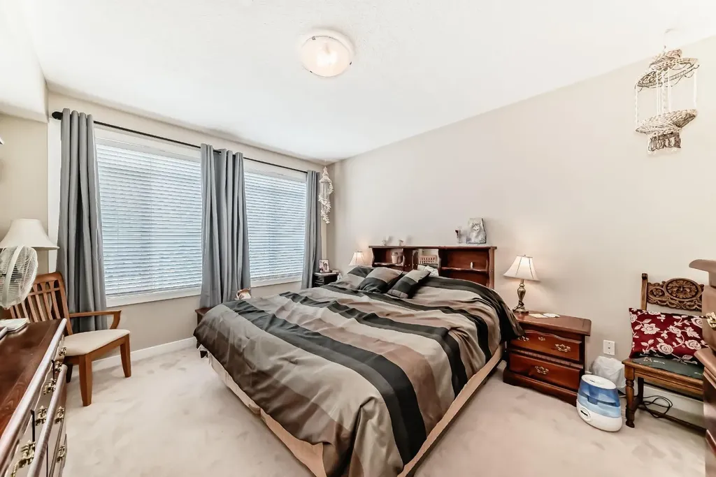 1005A Westmount Drive Strathmore AB T1P 0C3