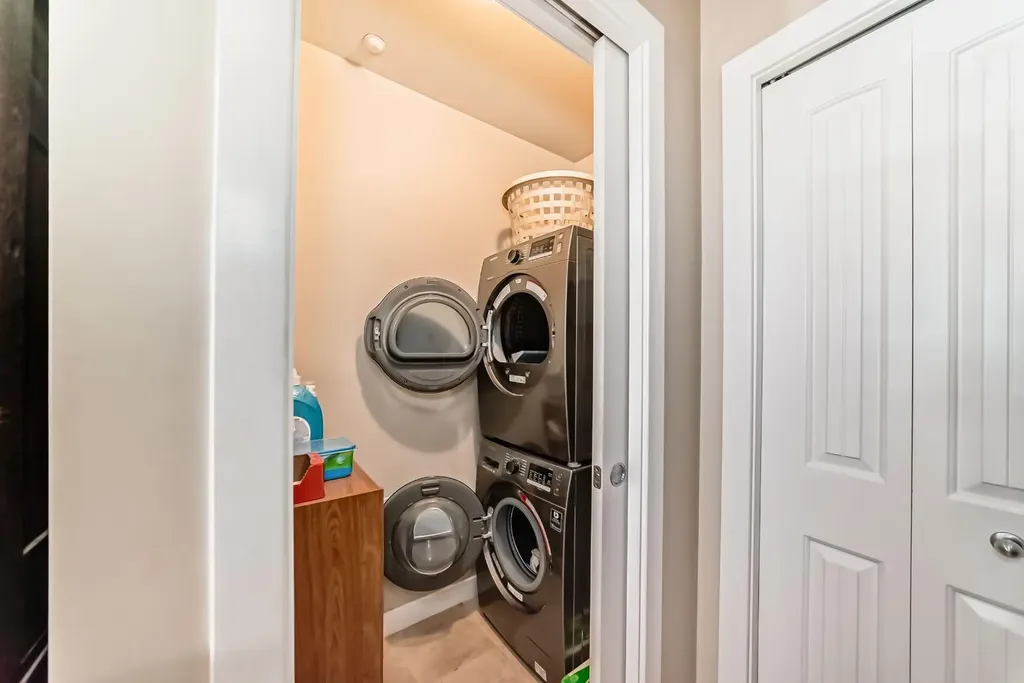 1005A Westmount Drive Strathmore AB T1P 0C3
