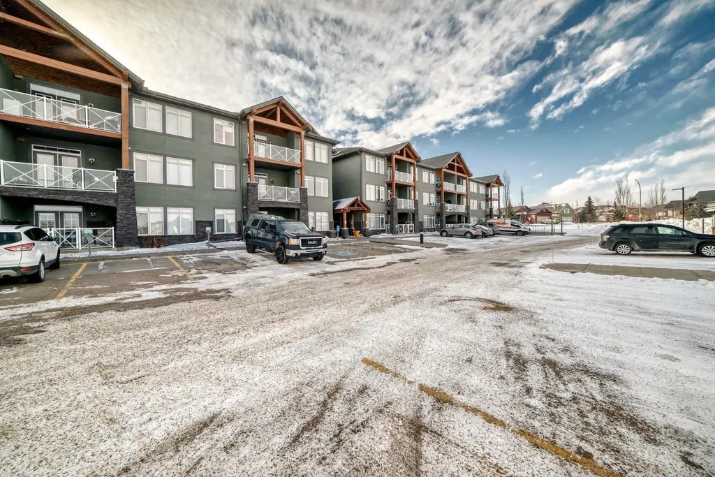 1005A Westmount Drive Strathmore AB T1P 0C3