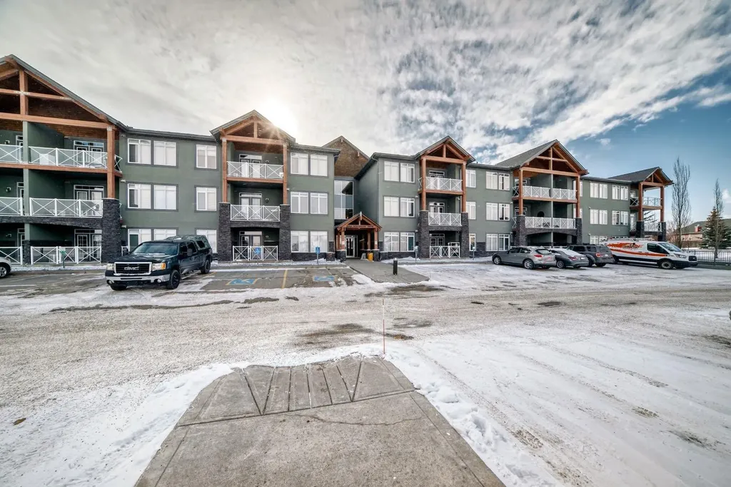 1005A Westmount Drive Strathmore AB T1P 0C3