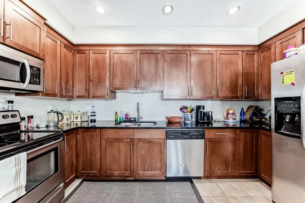 1005A Westmount Drive Strathmore AB T1P 0C3