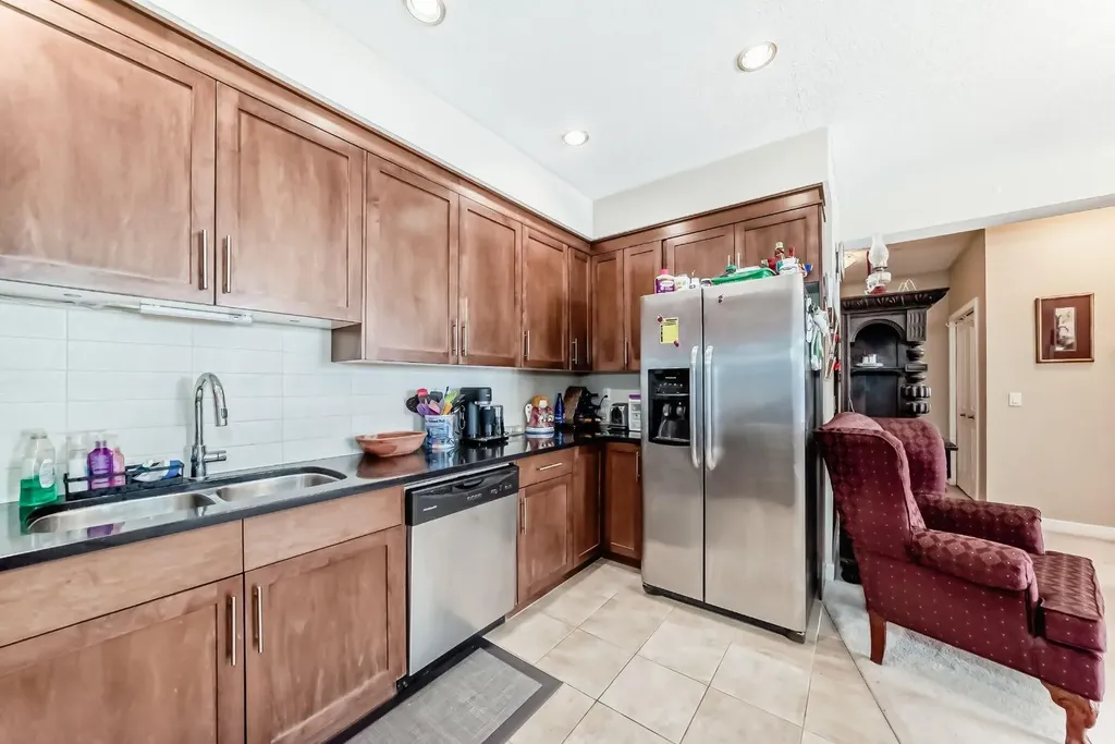 1005A Westmount Drive Strathmore AB T1P 0C3