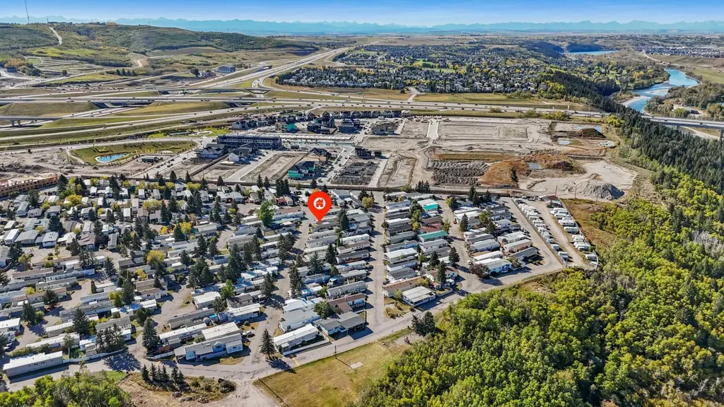 3223 83 Street NW Calgary AB T3B 5P2