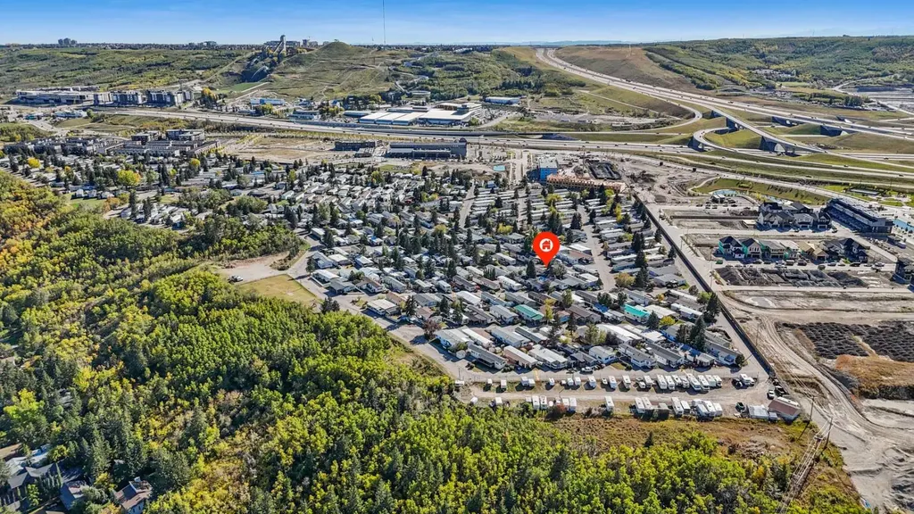 3223 83 Street NW Calgary AB T3B 5P2