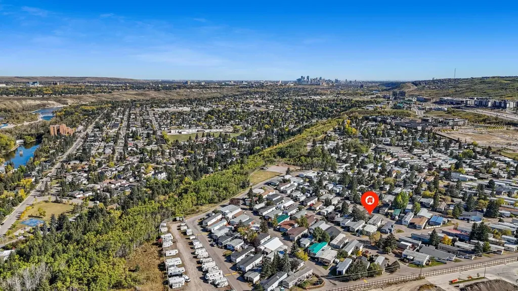 3223 83 Street NW Calgary AB T3B 5P2