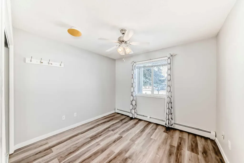 20 Harvest Rose Park NE Calgary AB T3K 4Z1