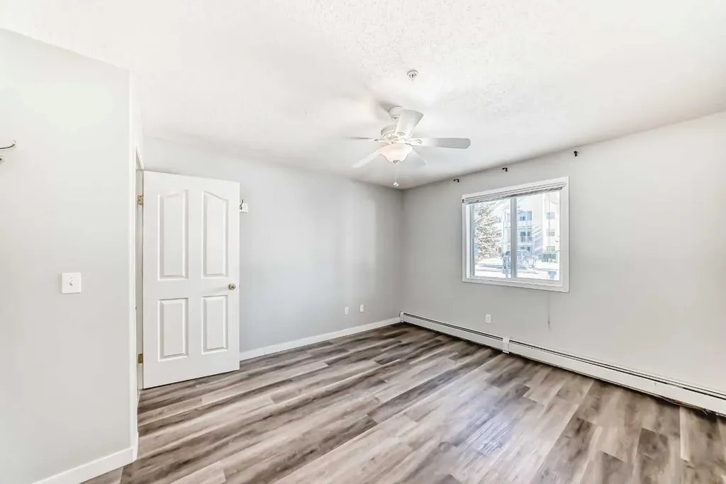 20 Harvest Rose Park NE Calgary AB T3K 4Z1