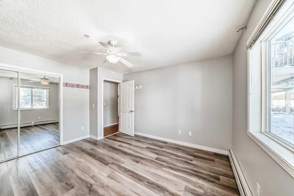 20 Harvest Rose Park NE Calgary AB T3K 4Z1