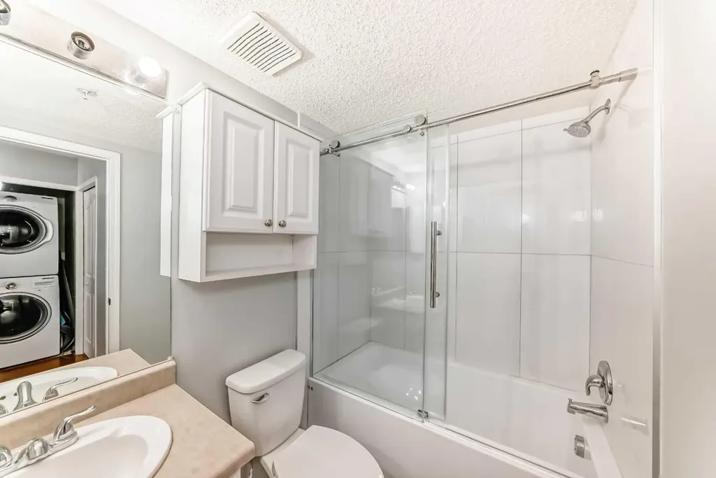 20 Harvest Rose Park NE Calgary AB T3K 4Z1