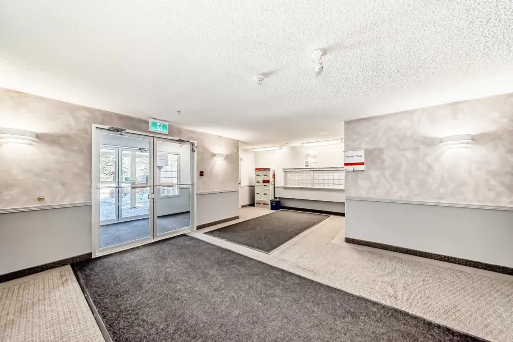 20 Harvest Rose Park NE Calgary AB T3K 4Z1