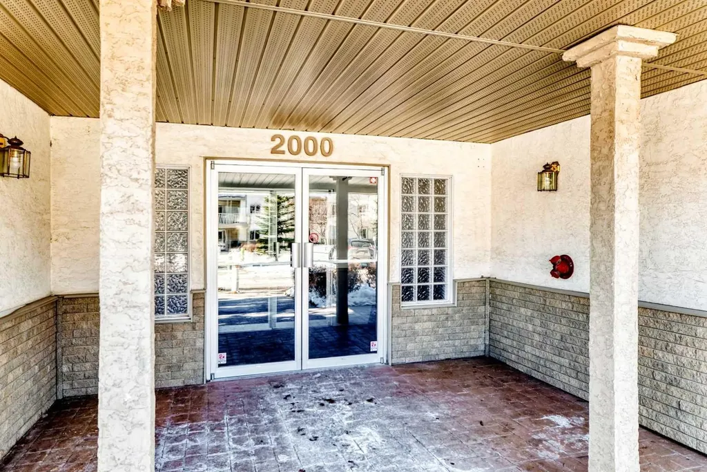 20 Harvest Rose Park NE Calgary AB T3K 4Z1