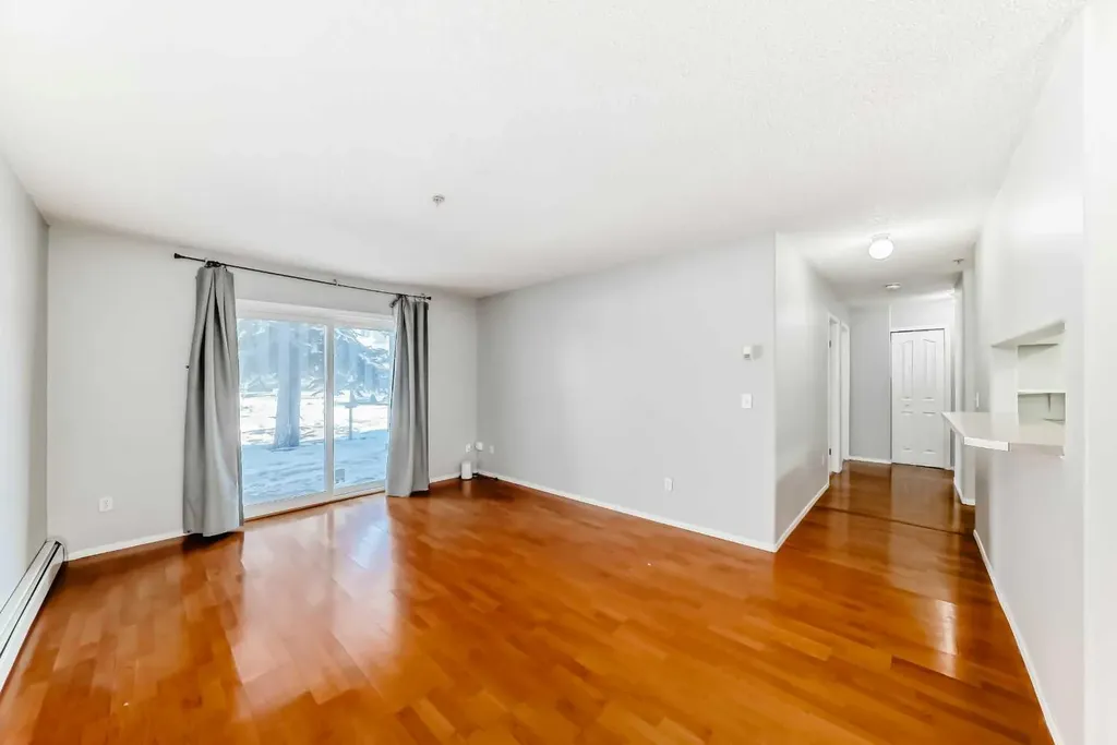 20 Harvest Rose Park NE Calgary AB T3K 4Z1