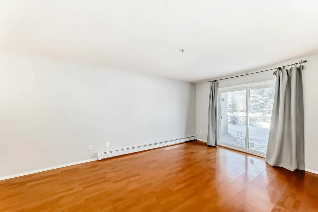20 Harvest Rose Park NE Calgary AB T3K 4Z1
