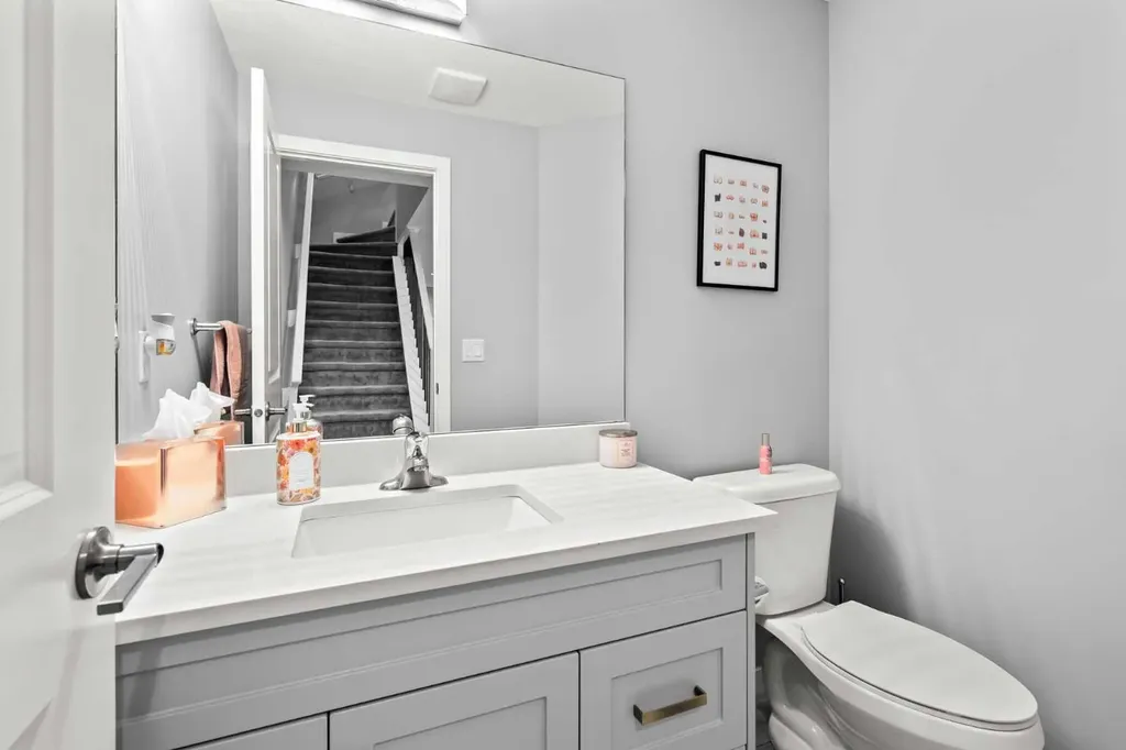 3304 2 Street NE Calgary AB T2E 3H3