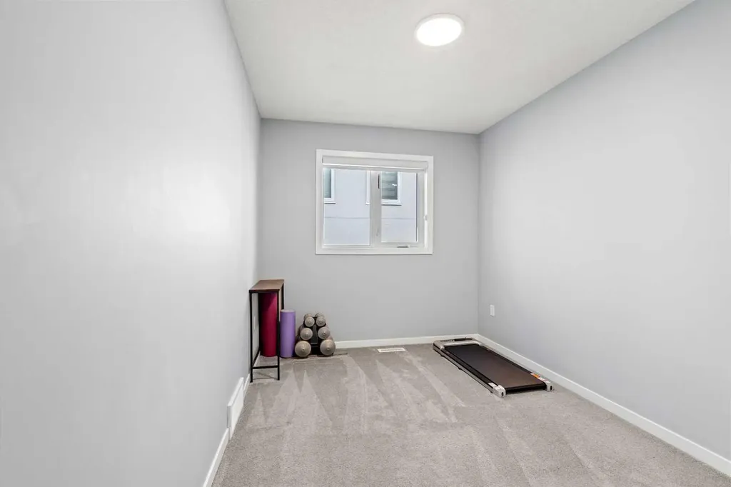 3304 2 Street NE Calgary AB T2E 3H3