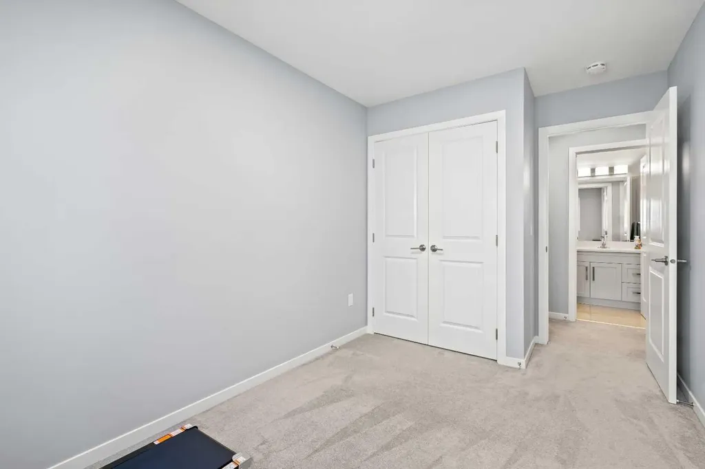 3304 2 Street NE Calgary AB T2E 3H3