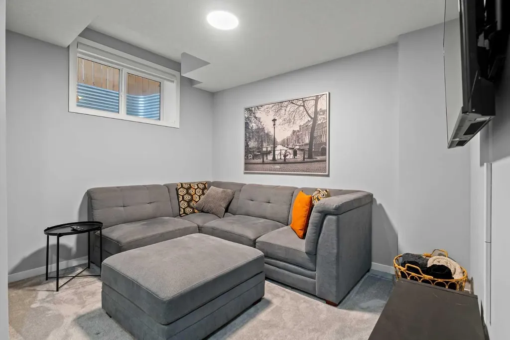 3304 2 Street NE Calgary AB T2E 3H3