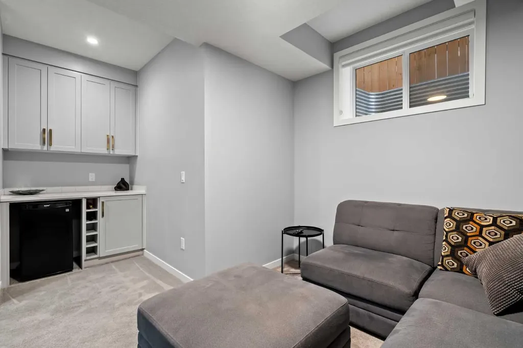 3304 2 Street NE Calgary AB T2E 3H3