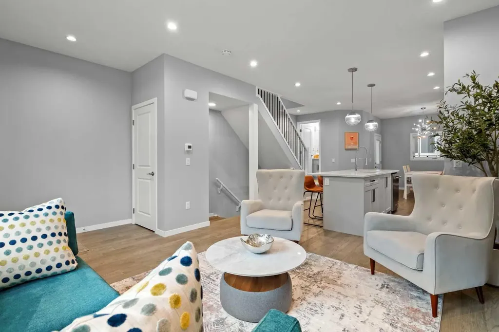 3304 2 Street NE Calgary AB T2E 3H3