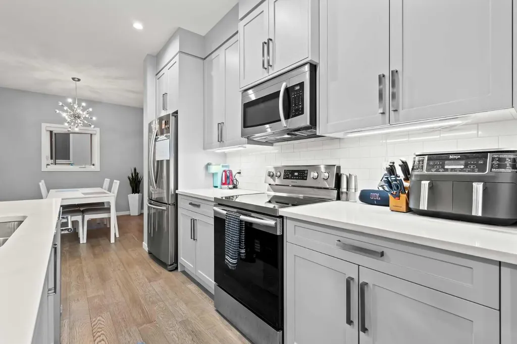 3304 2 Street NE Calgary AB T2E 3H3
