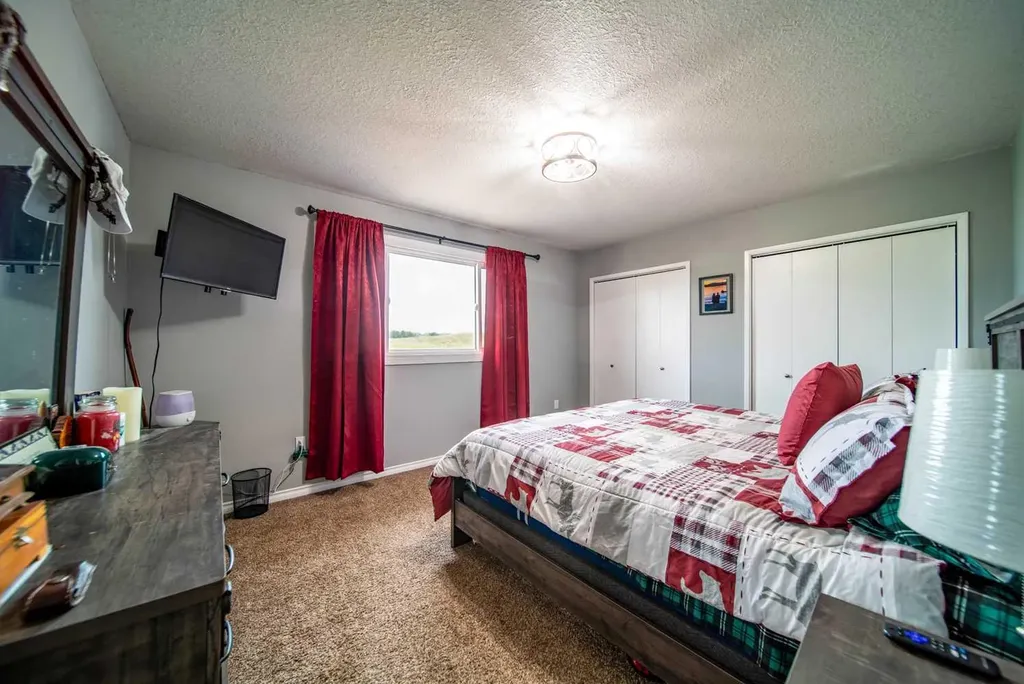 52005 Twp Road 443 Rural Wainwright No. 61 M.d. Of AB T9W 1T2