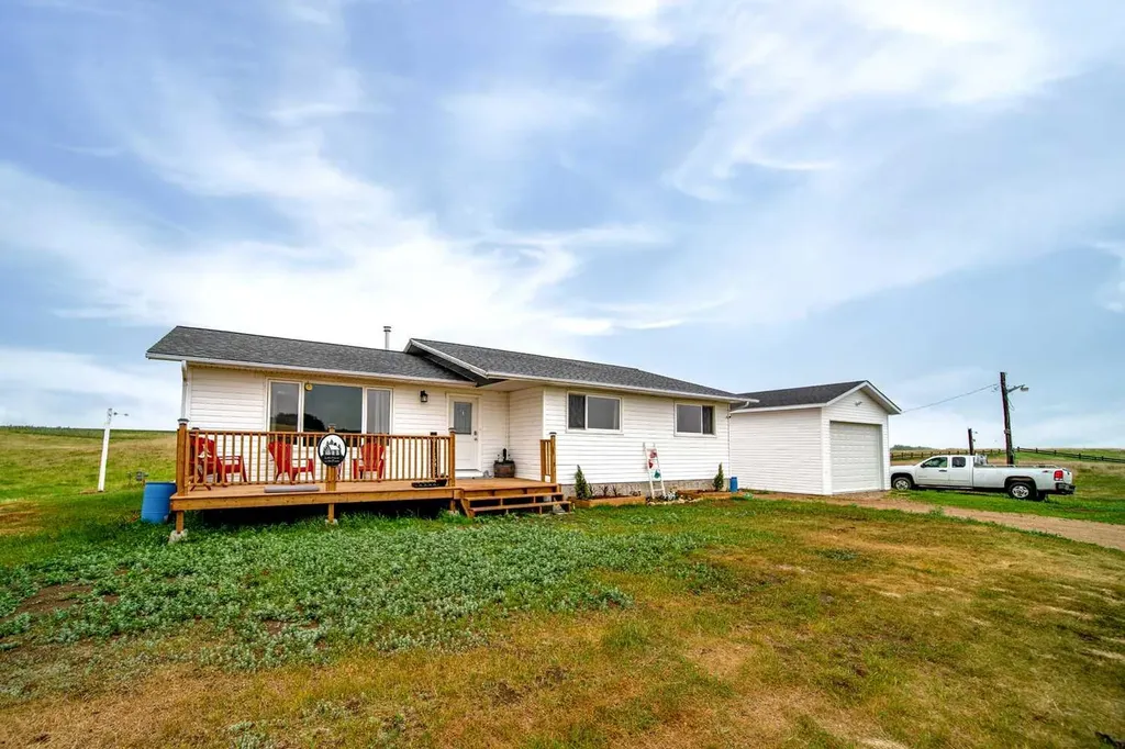 52005 Twp Road 443 Rural Wainwright No. 61 M.d. Of AB T9W 1T2