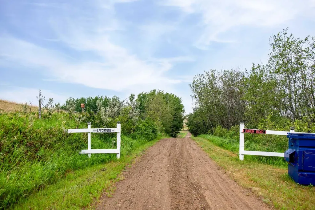 52005 Twp Road 443 Rural Wainwright No. 61 M.d. Of AB T9W 1T2