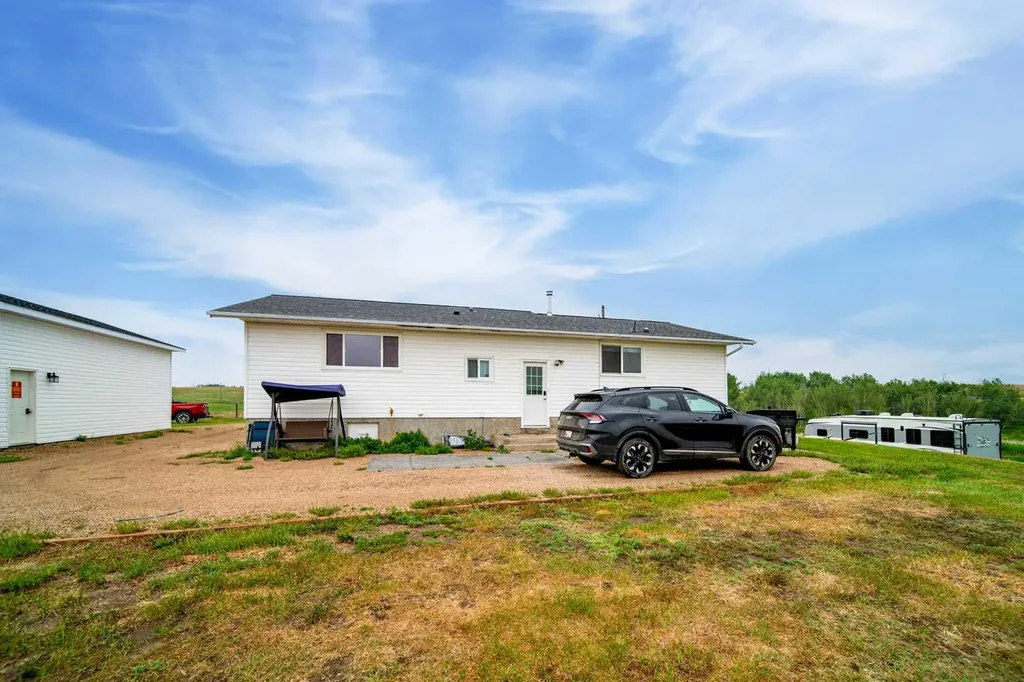 52005 Twp Road 443 Rural Wainwright No. 61 M.d. Of AB T9W 1T2