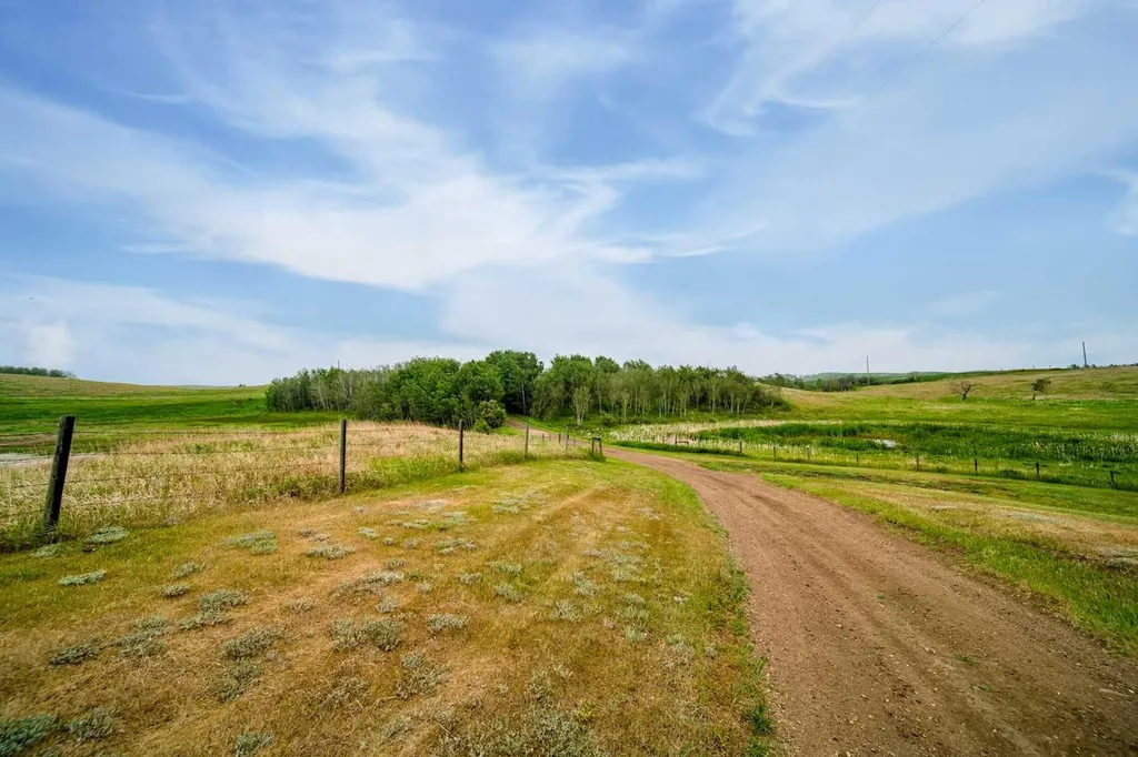 52005 Twp Road 443 Rural Wainwright No. 61 M.d. Of AB T9W 1T2