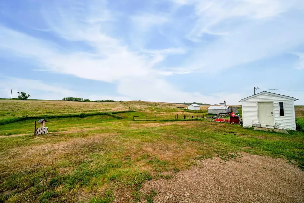 52005 Twp Road 443 Rural Wainwright No. 61 M.d. Of AB T9W 1T2