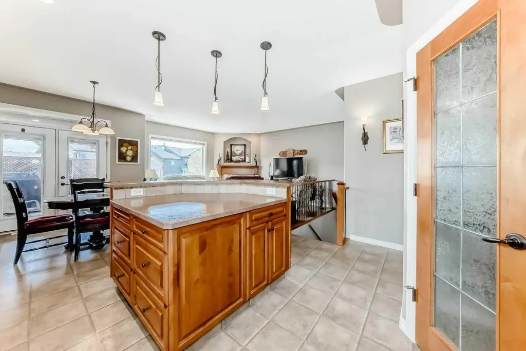 8 Filbert Close Sylvan Lake AB T4S 2L2