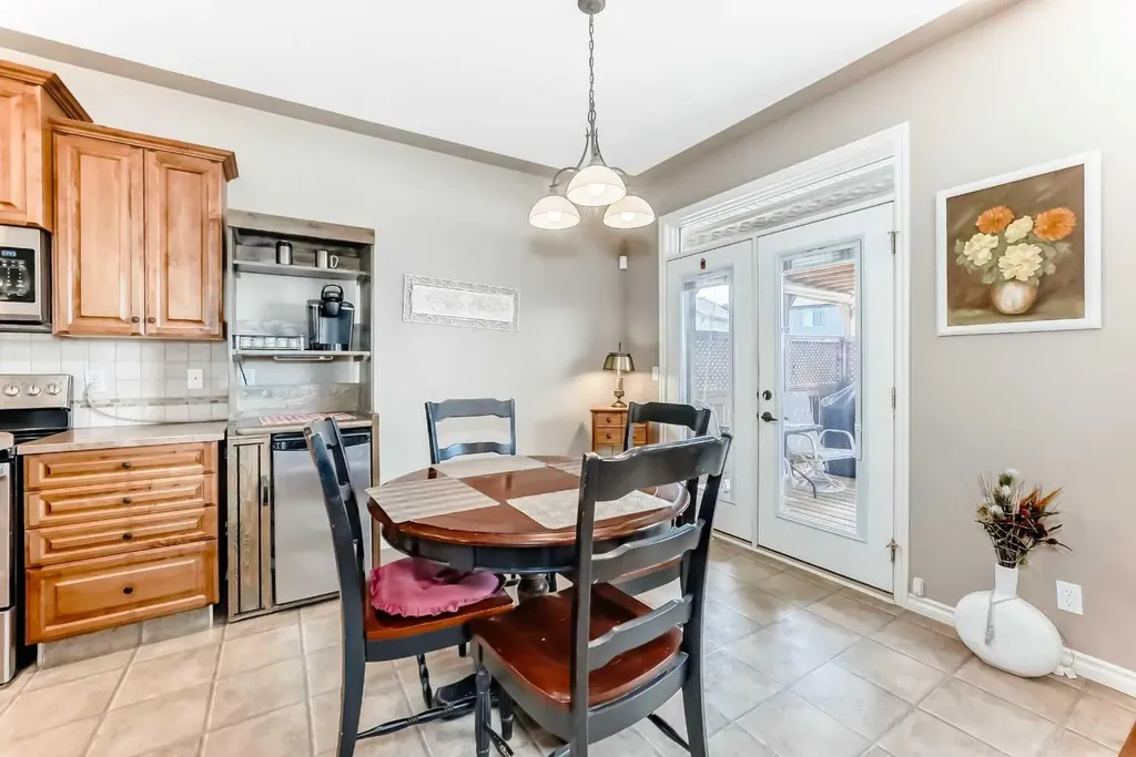 8 Filbert Close Sylvan Lake AB T4S 2L2