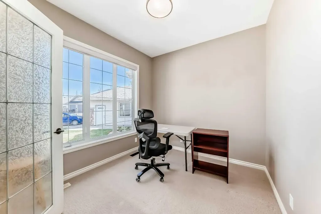 8 Filbert Close Sylvan Lake AB T4S 2L2