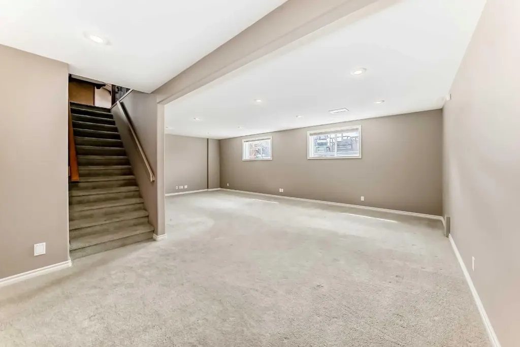 8 Filbert Close Sylvan Lake AB T4S 2L2