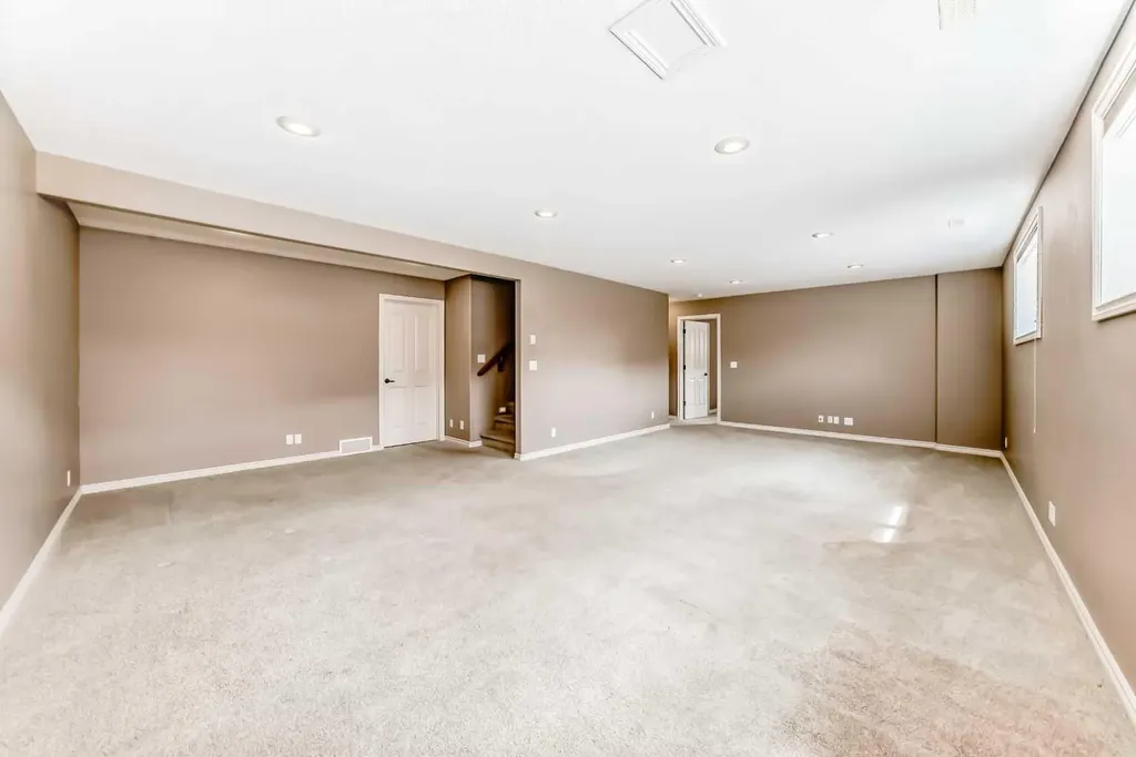 8 Filbert Close Sylvan Lake AB T4S 2L2