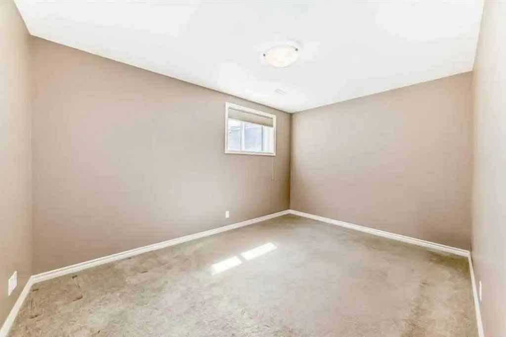 8 Filbert Close Sylvan Lake AB T4S 2L2