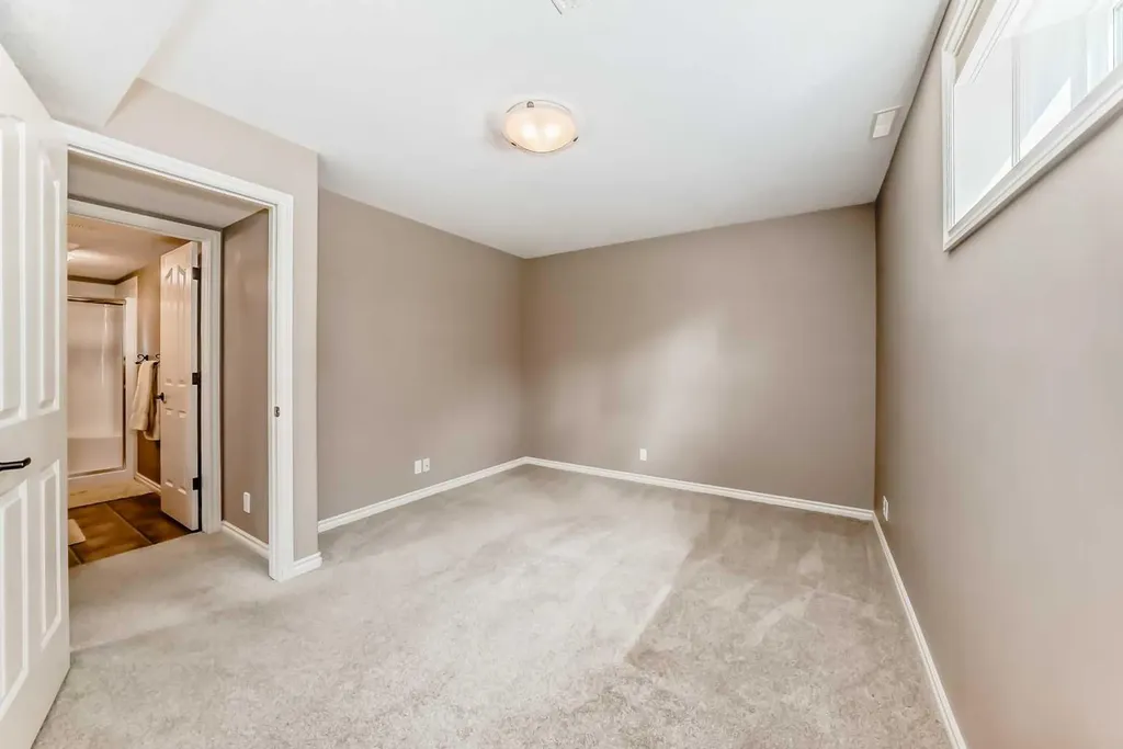 8 Filbert Close Sylvan Lake AB T4S 2L2