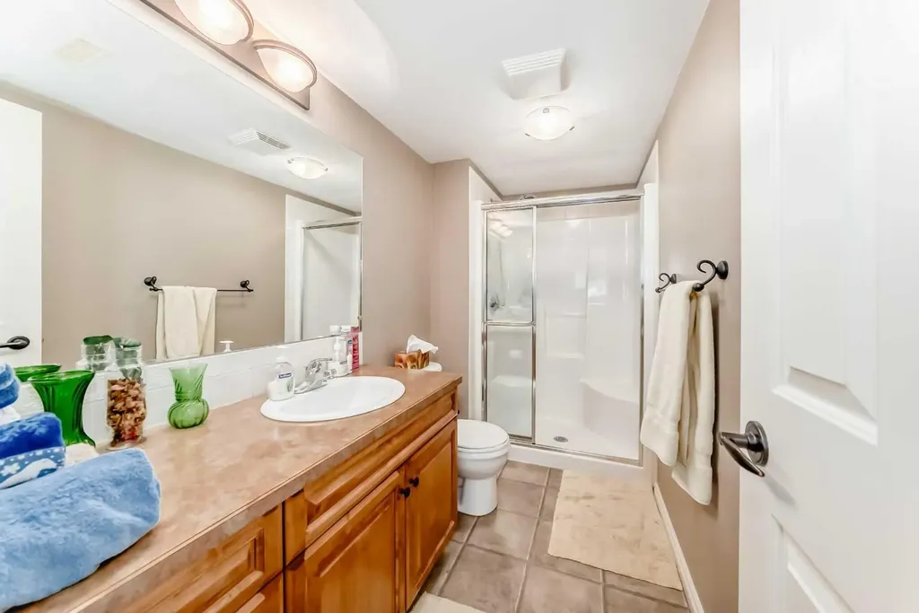 8 Filbert Close Sylvan Lake AB T4S 2L2